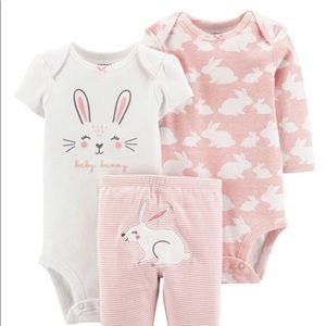 SOLD 🐣 18M Carter’s 3pc set